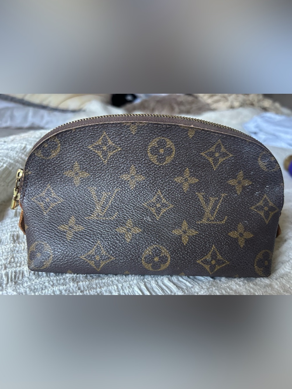 💯 Authentic Louis Vuitton Small Monogram Cosmetic Pouch - Picture 5 of 9